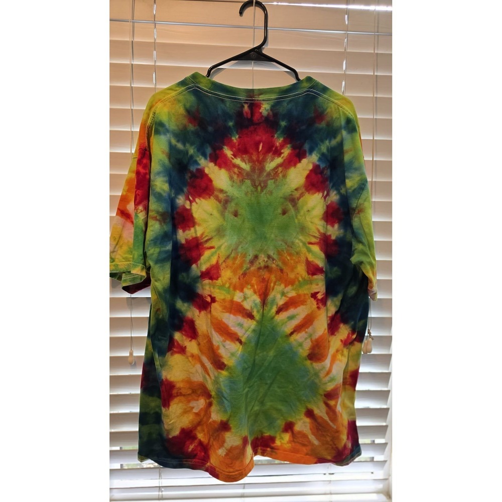 Kirkland Signature Mens XXL Tie Dye T-Shirt Rainbow Kaleidoscope Sunburst Cotton
